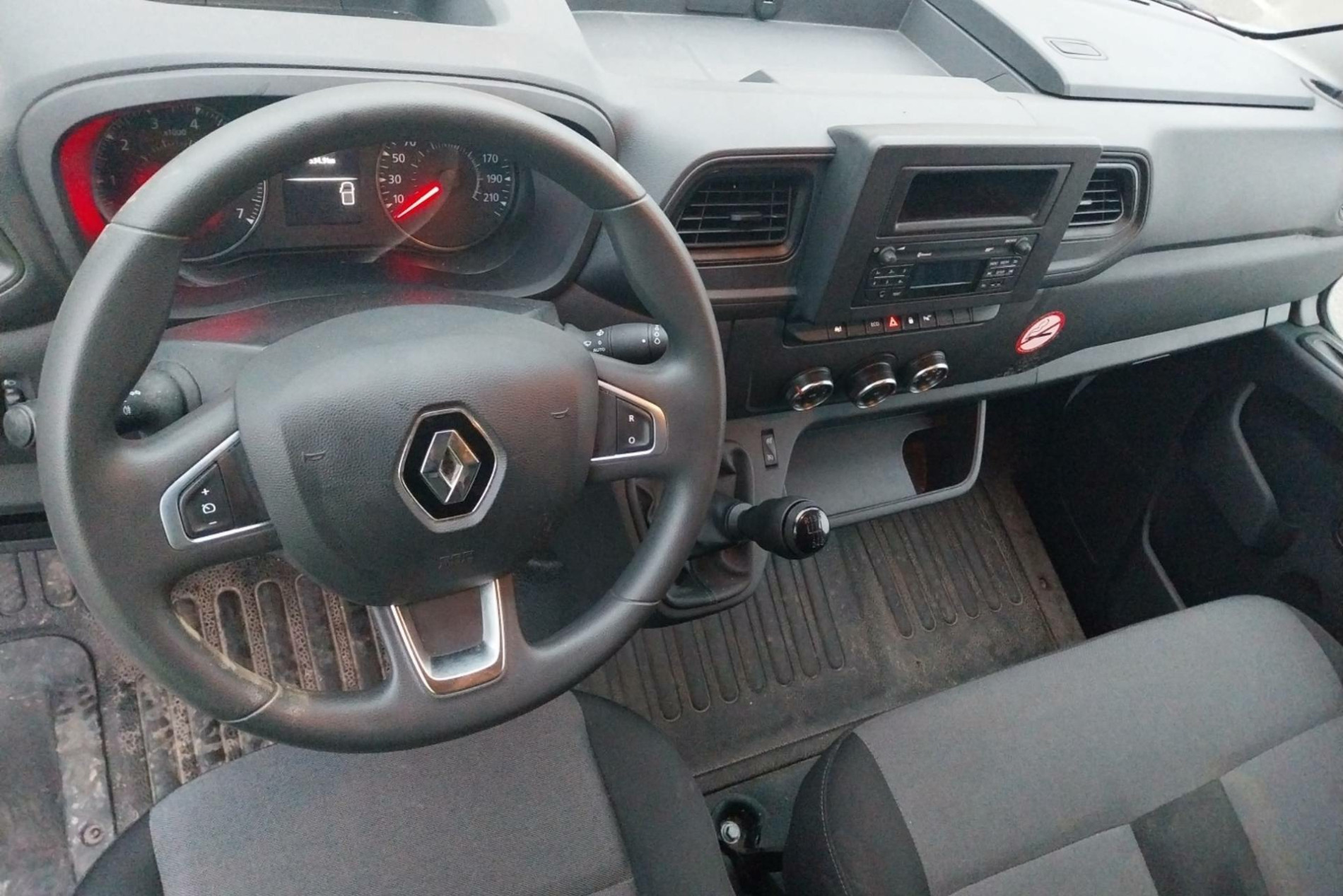 Vente en ligne Renault Master Fourgon MASTER FGN TRAC F3500 L2H2 BLUE DCI 135 au prix de 26 990 €