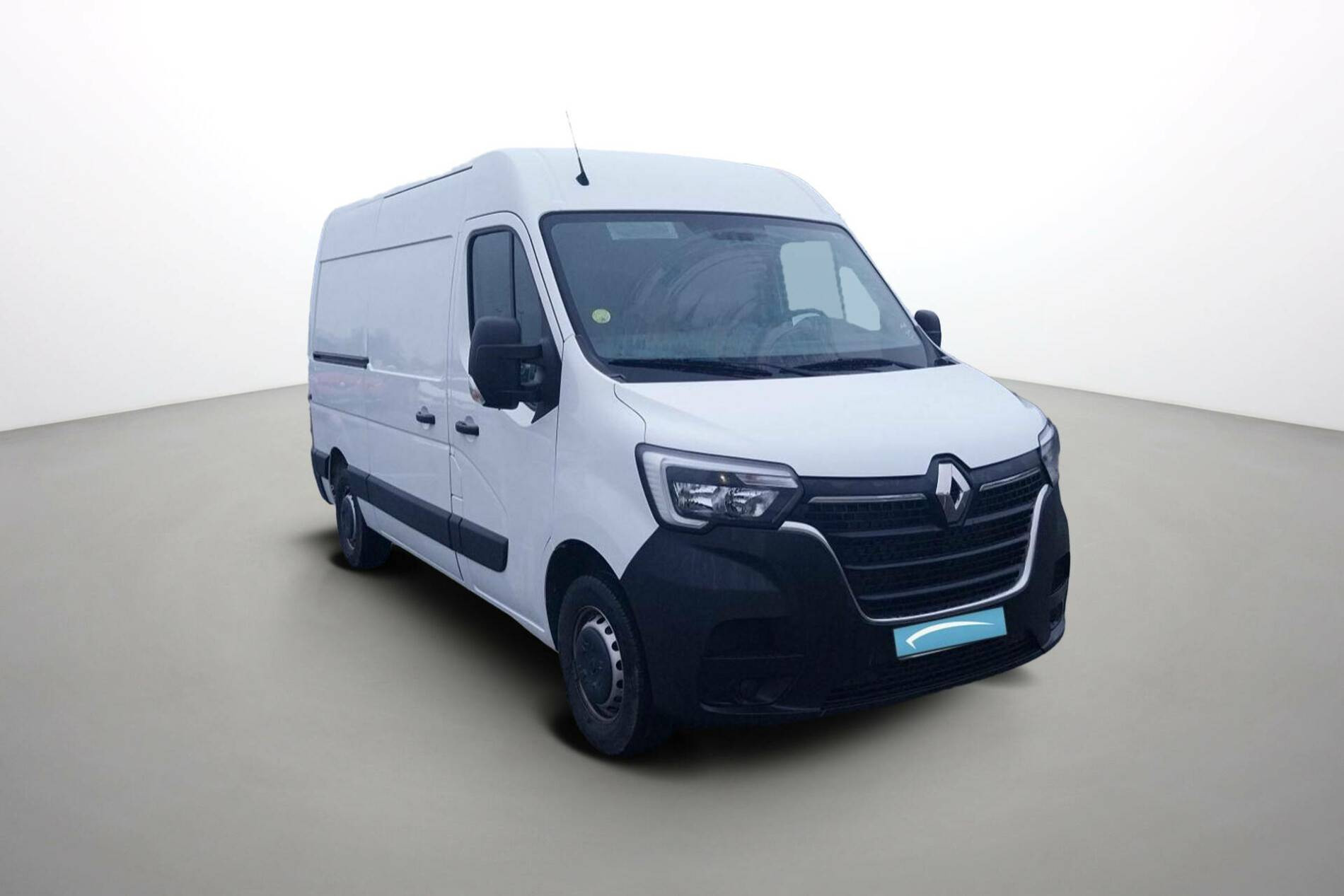 Vente en ligne Renault Master Fourgon MASTER FGN TRAC F3500 L2H2 BLUE DCI 135 au prix de 26 990 €