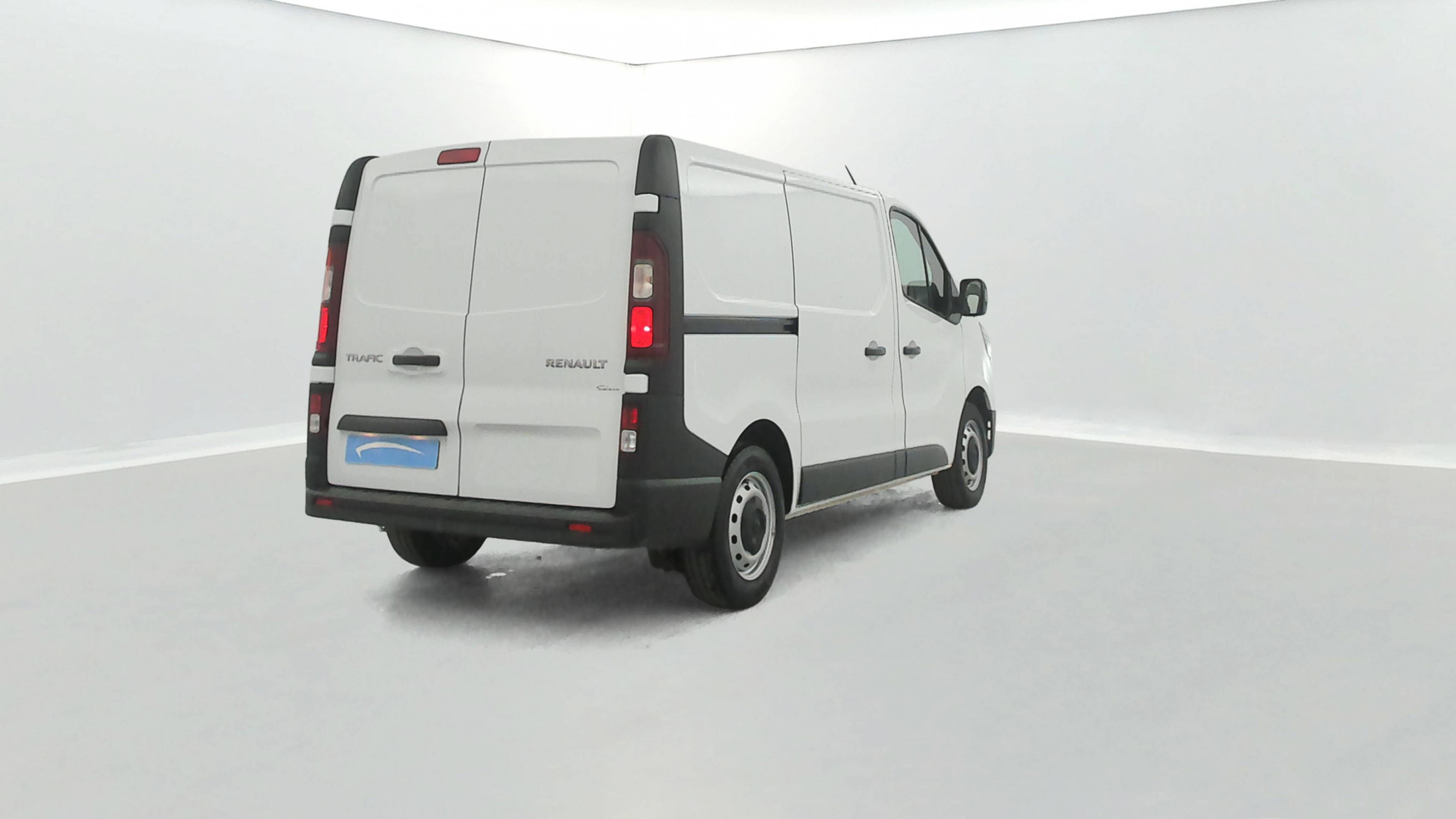 Vente en ligne Renault Trafic 3 Fourgon TRAFIC FGN L1H1 3000 KG BLUE DCI 130 au prix de 24 590 €