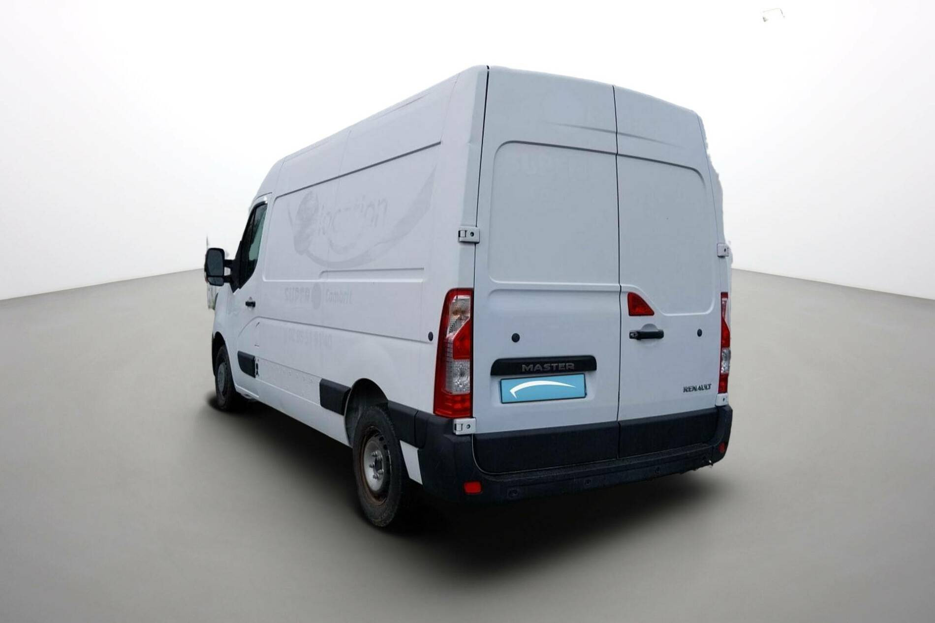 Vente en ligne Renault Master Fourgon MASTER FGN TRAC F3500 L2H2 DCI 135 au prix de 19 990 €