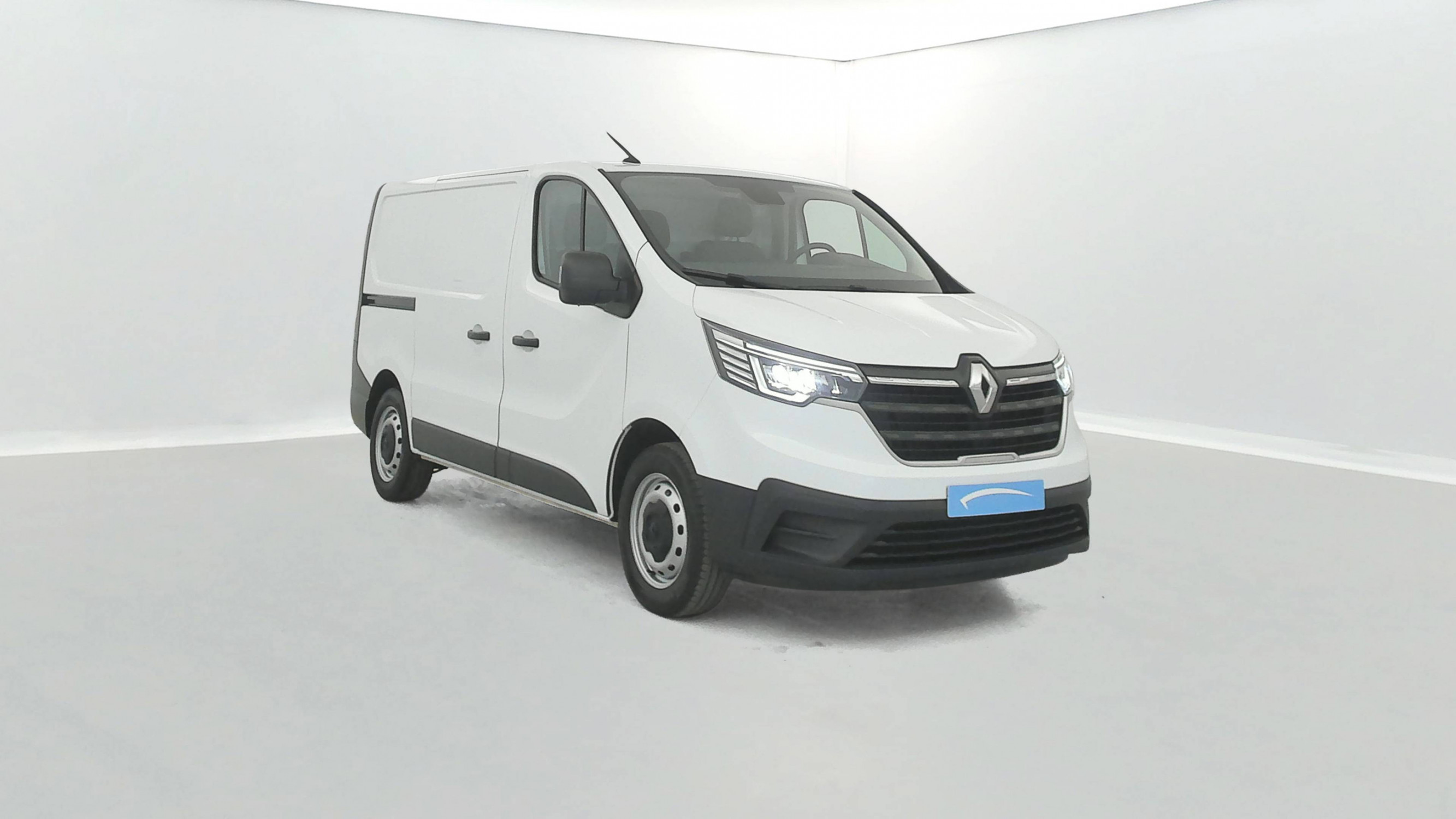 Vente en ligne Renault Trafic 3 Fourgon TRAFIC FGN L1H1 3000 KG BLUE DCI 130 au prix de 24 590 €