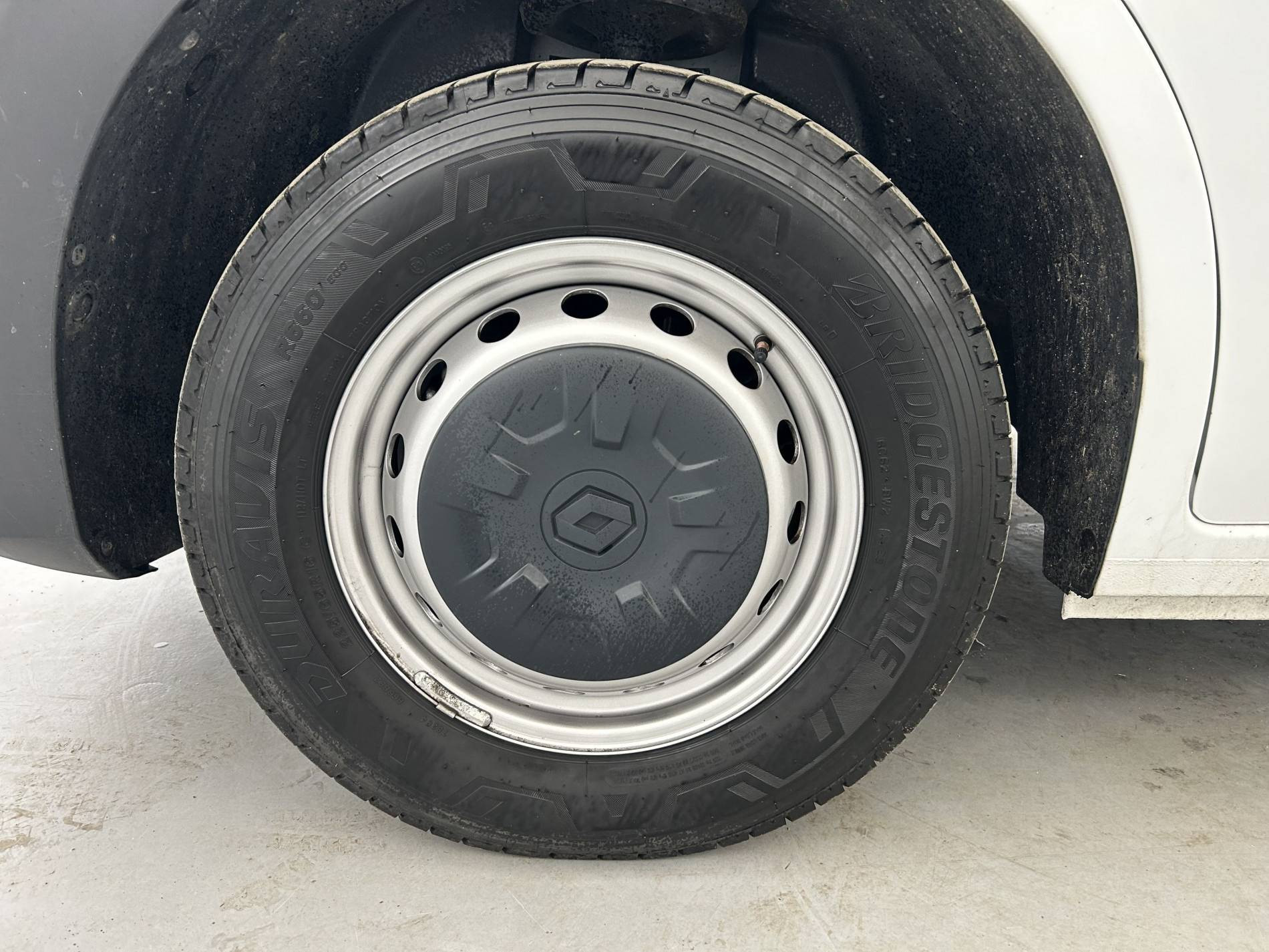 Vente en ligne Renault Master 3 Châssis Cabine MASTER PHC TRAC F3500 L3H1 BLUE DCI 145 EURO VI au prix de 28 990 €