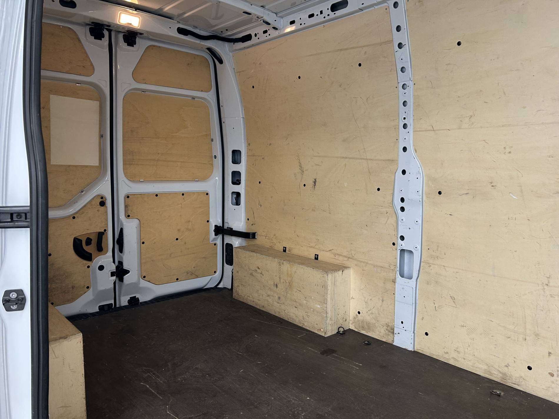 Vente en ligne Renault Master Fourgon MASTER FGN TRAC F3500 L2H2 BLUE DCI 135 au prix de 25 990 €