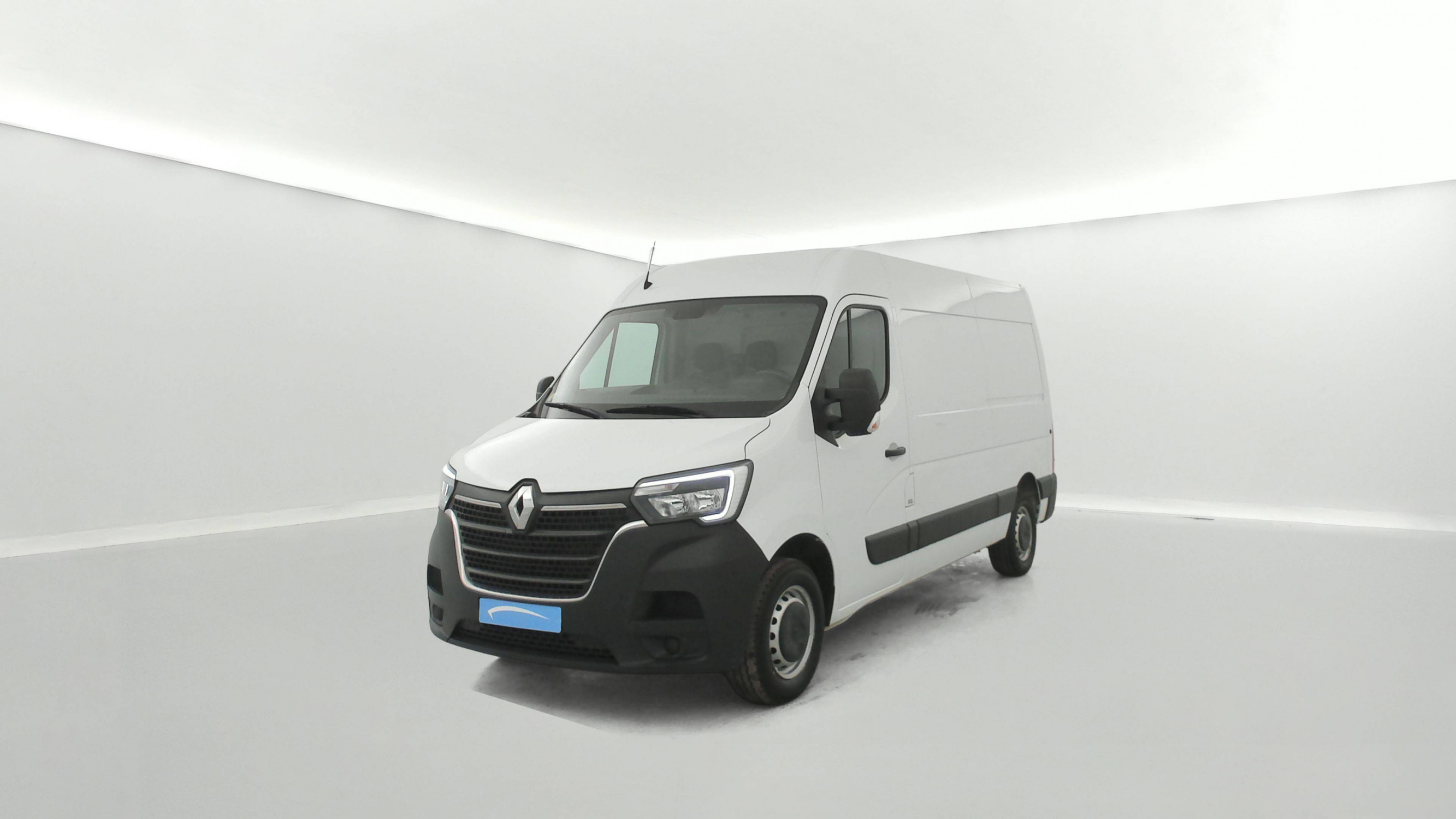 Vente en ligne Renault Master Fourgon MASTER FGN TRAC F3500 L2H2 BLUE DCI 135 au prix de 25 990 €