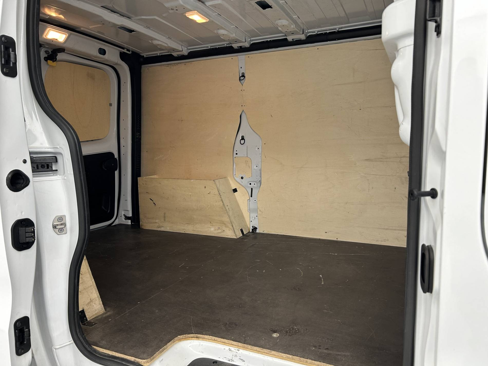 Vente en ligne Renault Trafic 3 Fourgon TRAFIC FGN L1H1 3000 KG BLUE DCI 130 au prix de 24 590 €