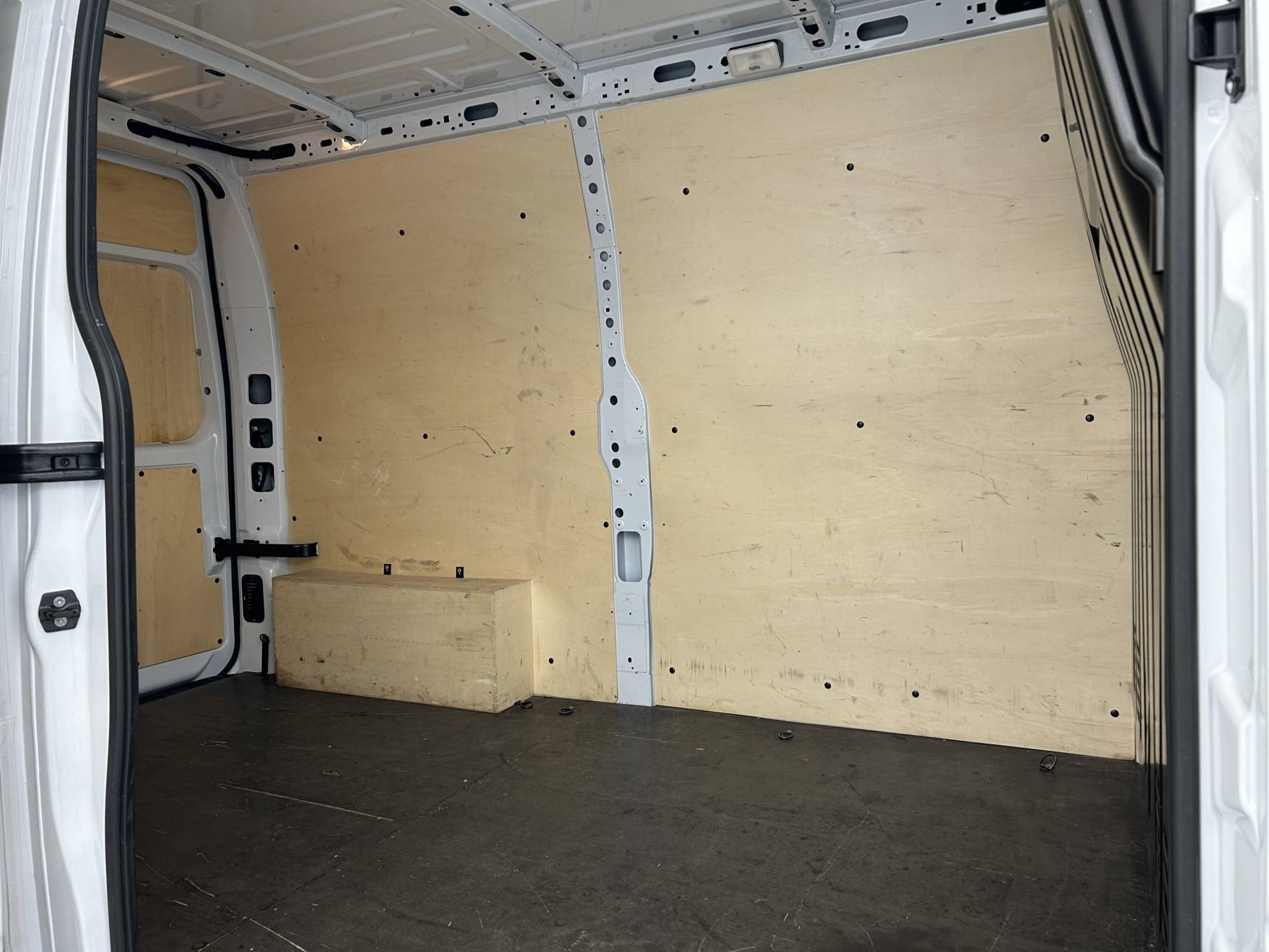 Vente en ligne Renault Master Fourgon MASTER FGN TRAC F3500 L2H2 BLUE DCI 135 au prix de 27 990 €