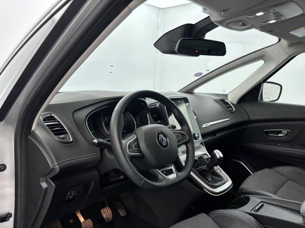 Vente en ligne Renault Grand Scenic 4 Grand Scenic TCe 140 au prix de 22 990 €