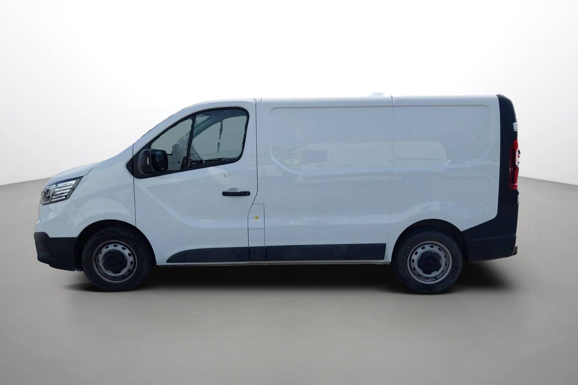 Vente en ligne Renault Trafic 3 Fourgon TRAFIC FG BLUE DCI 130 L1H1 3T GSR2 au prix de 24 990 €