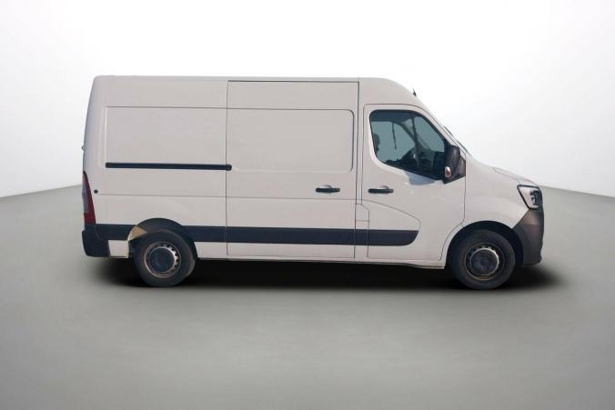 Vente en ligne Renault Master Fourgon MASTER FGN TRAC F3500 L2H2 BLUE DCI 135 au prix de 26 990 €
