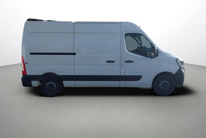 Vente en ligne Renault Master Fourgon MASTER FGN TRAC F3500 L2H2 BLUE DCI 135 au prix de 26 590 €