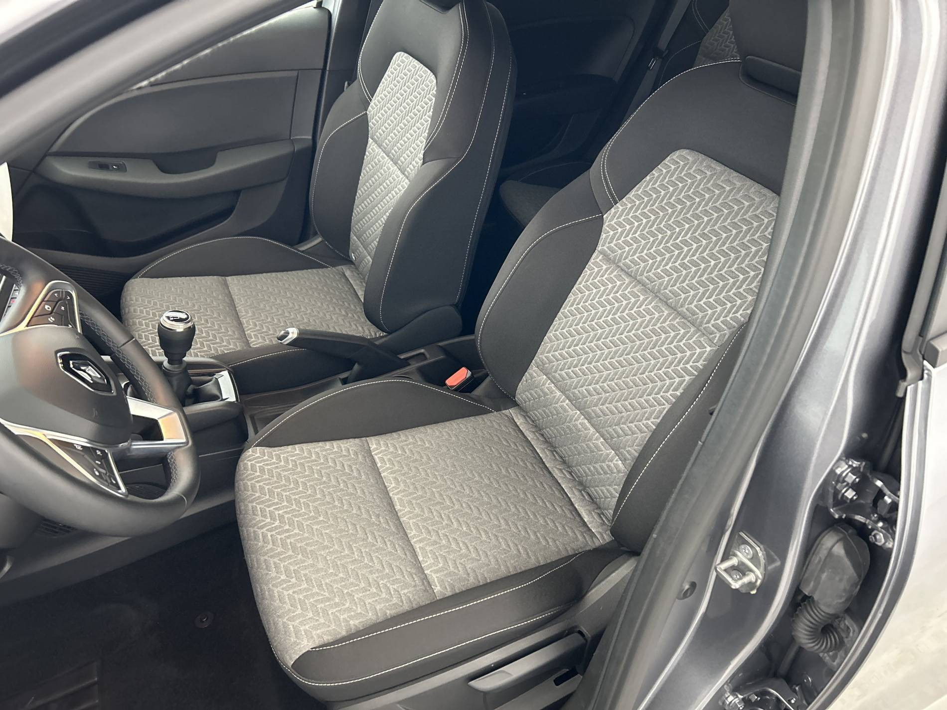 Vente en ligne Renault Clio 5 Clio TCe 90 au prix de 15 590 €