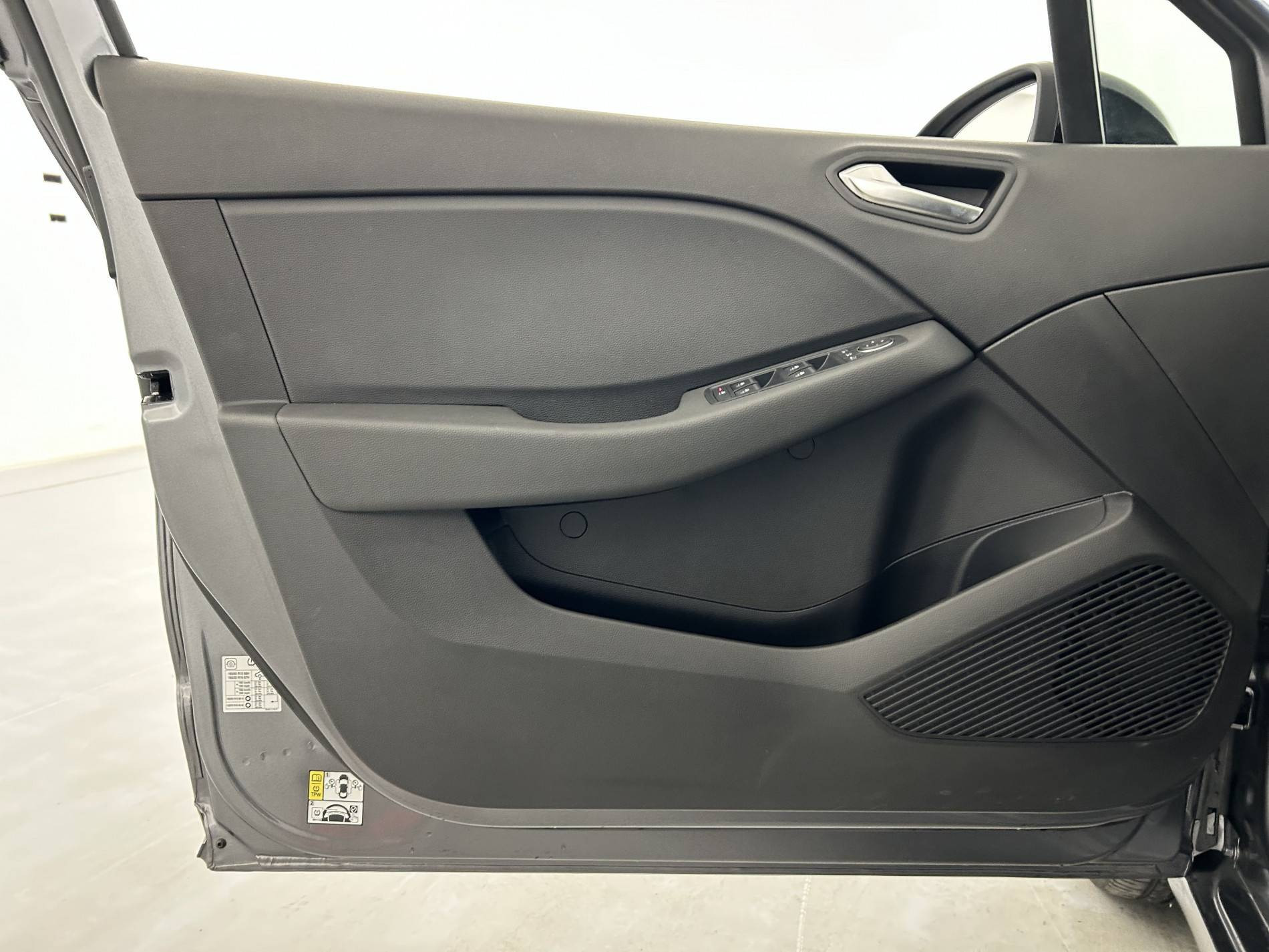 Vente en ligne Renault Clio 5 Clio TCe 90 au prix de 15 590 €