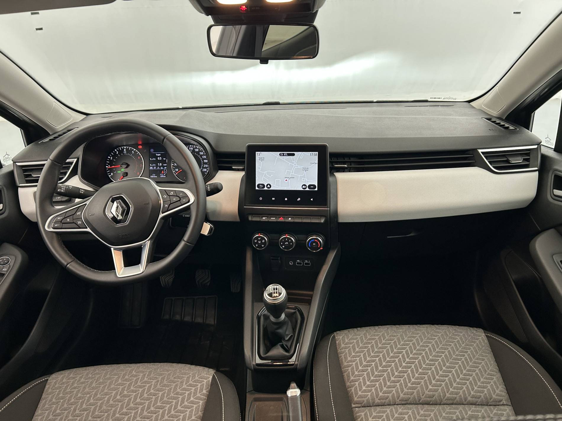 Vente en ligne Renault Clio 5 Clio TCe 90 au prix de 15 590 €