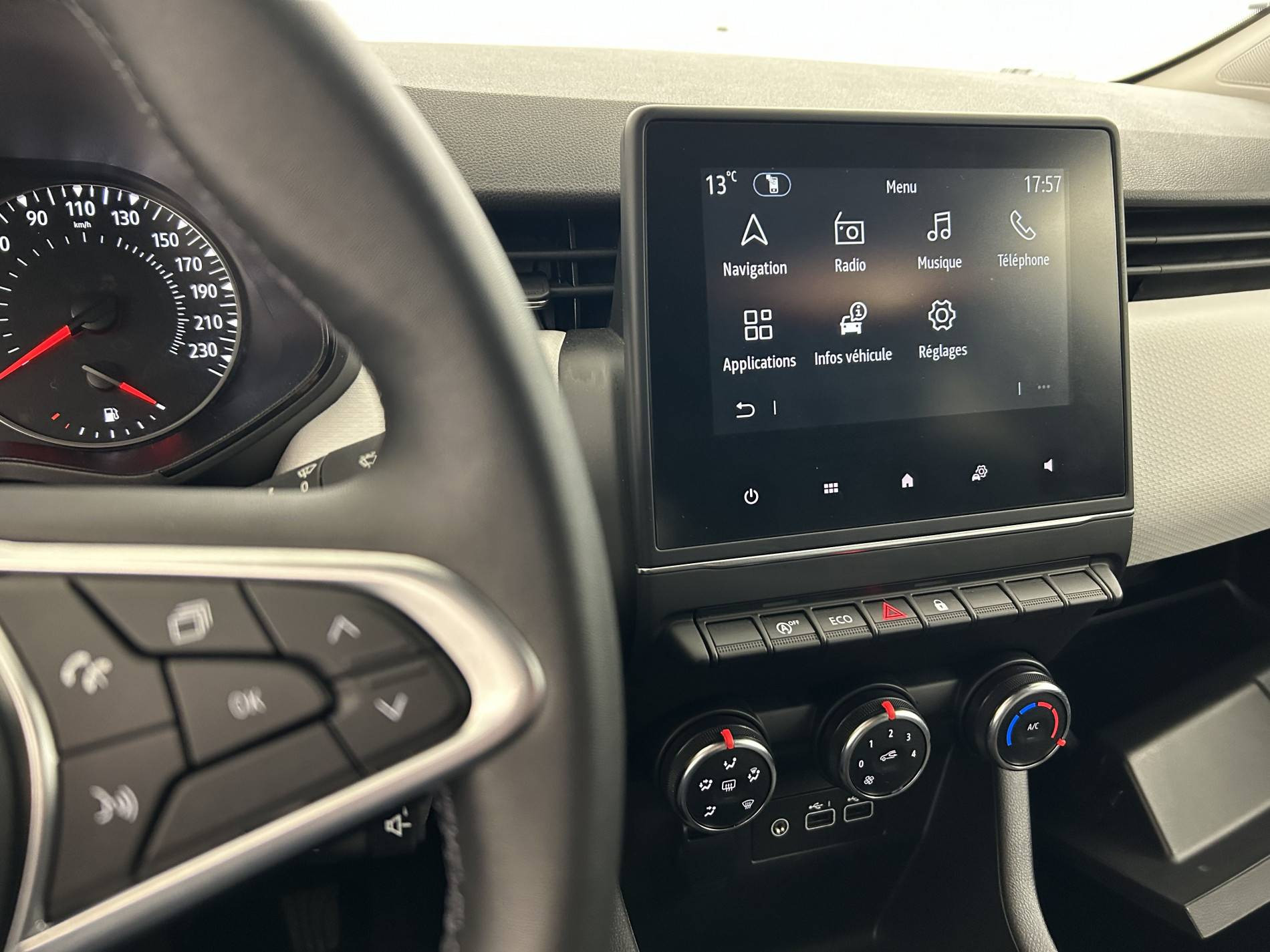 Vente en ligne Renault Clio 5 Clio TCe 90 au prix de 15 590 €