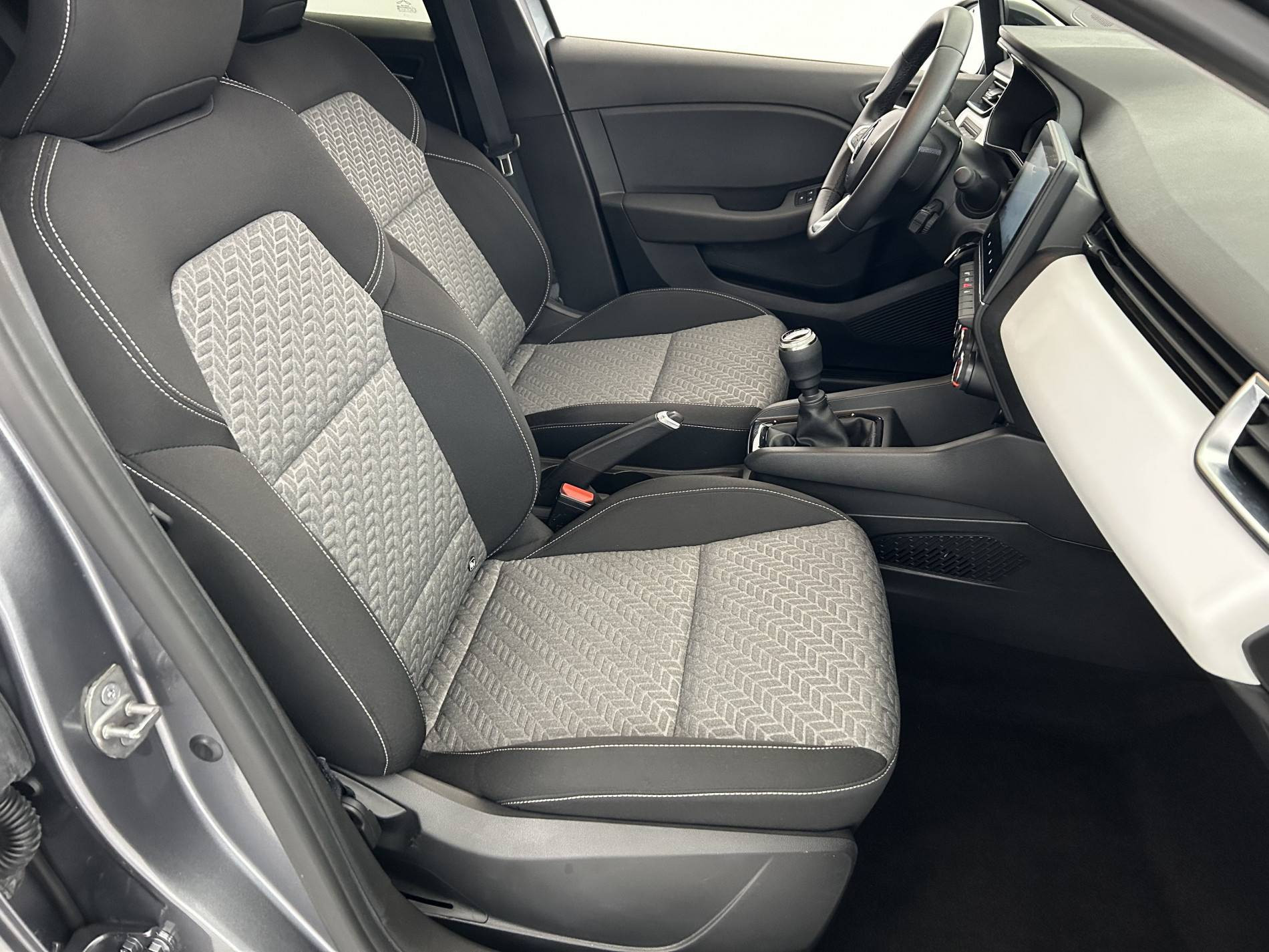 Vente en ligne Renault Clio 5 Clio TCe 90 au prix de 15 590 €