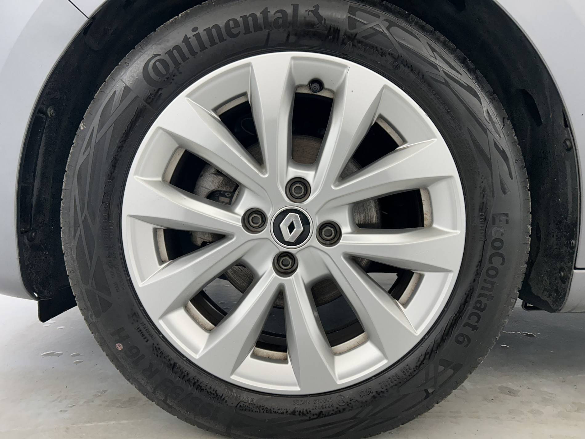 Vente en ligne Renault Clio 5 Clio TCe 90 au prix de 15 590 €