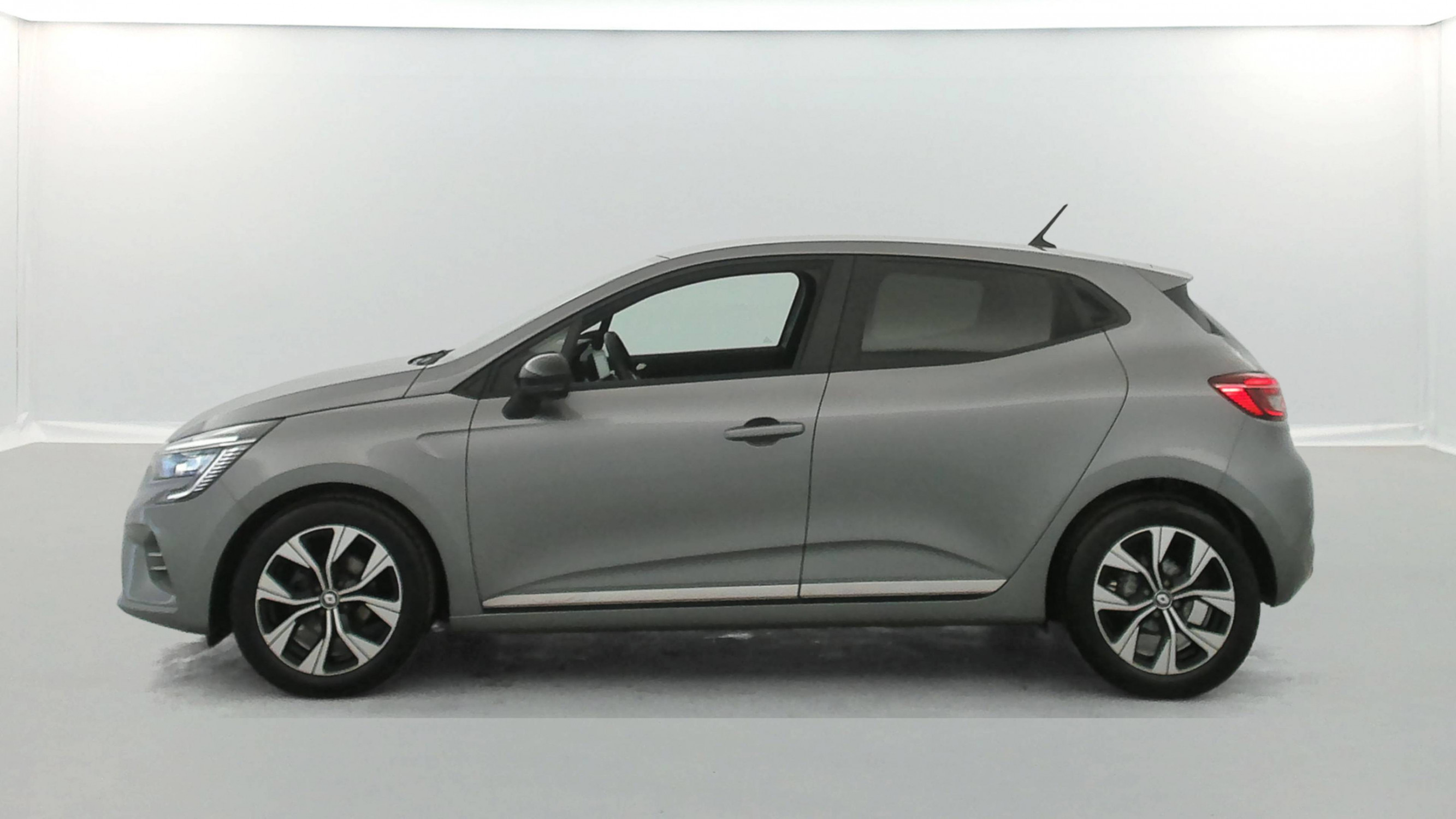 Vente en ligne Renault Clio 5 Clio TCe 90 au prix de 14 290 €