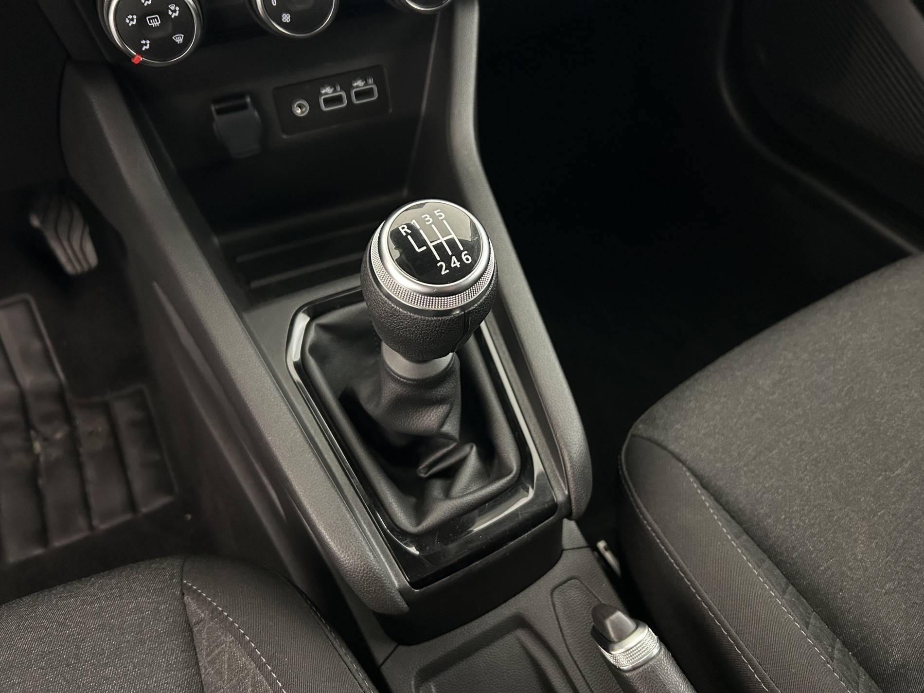 Vente en ligne Renault Clio 5 Clio TCe 90 au prix de 14 490 €