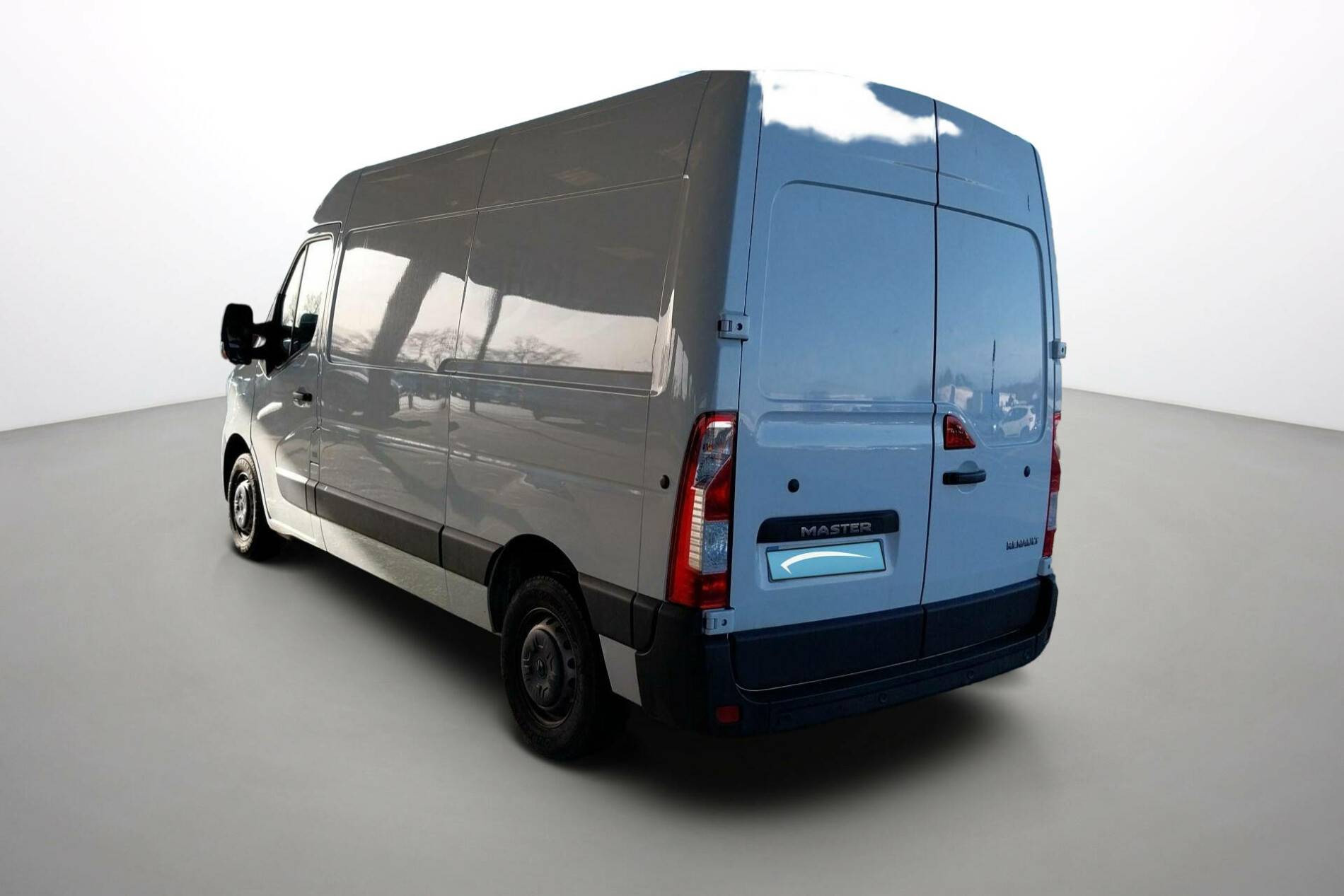 Vente en ligne Renault Master Fourgon MASTER FGN TRAC F3500 L2H2 BLUE DCI 135 au prix de 26 990 €