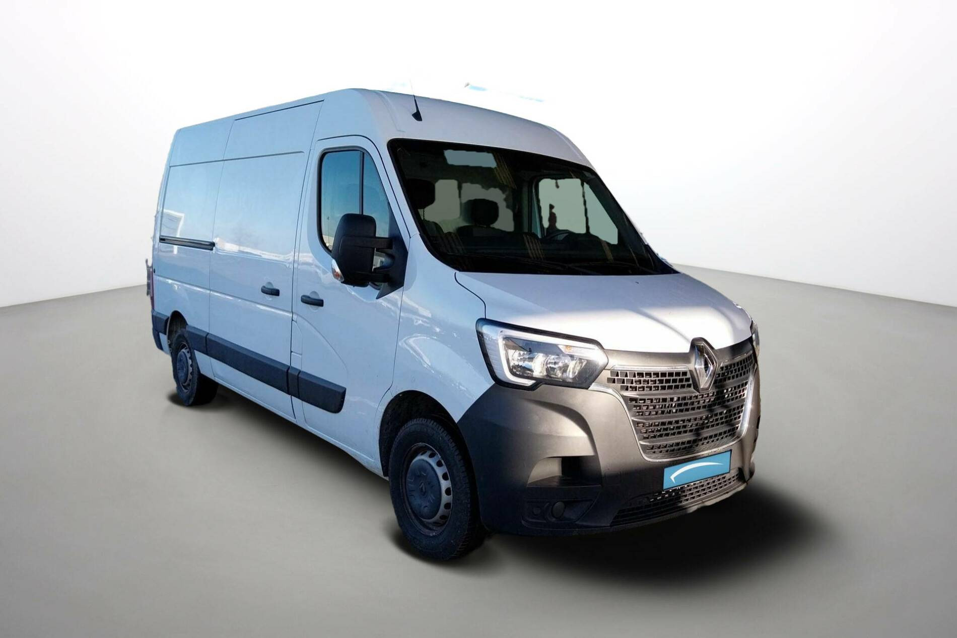Vente en ligne Renault Master Fourgon MASTER FGN TRAC F3500 L2H2 BLUE DCI 135 au prix de 26 990 €