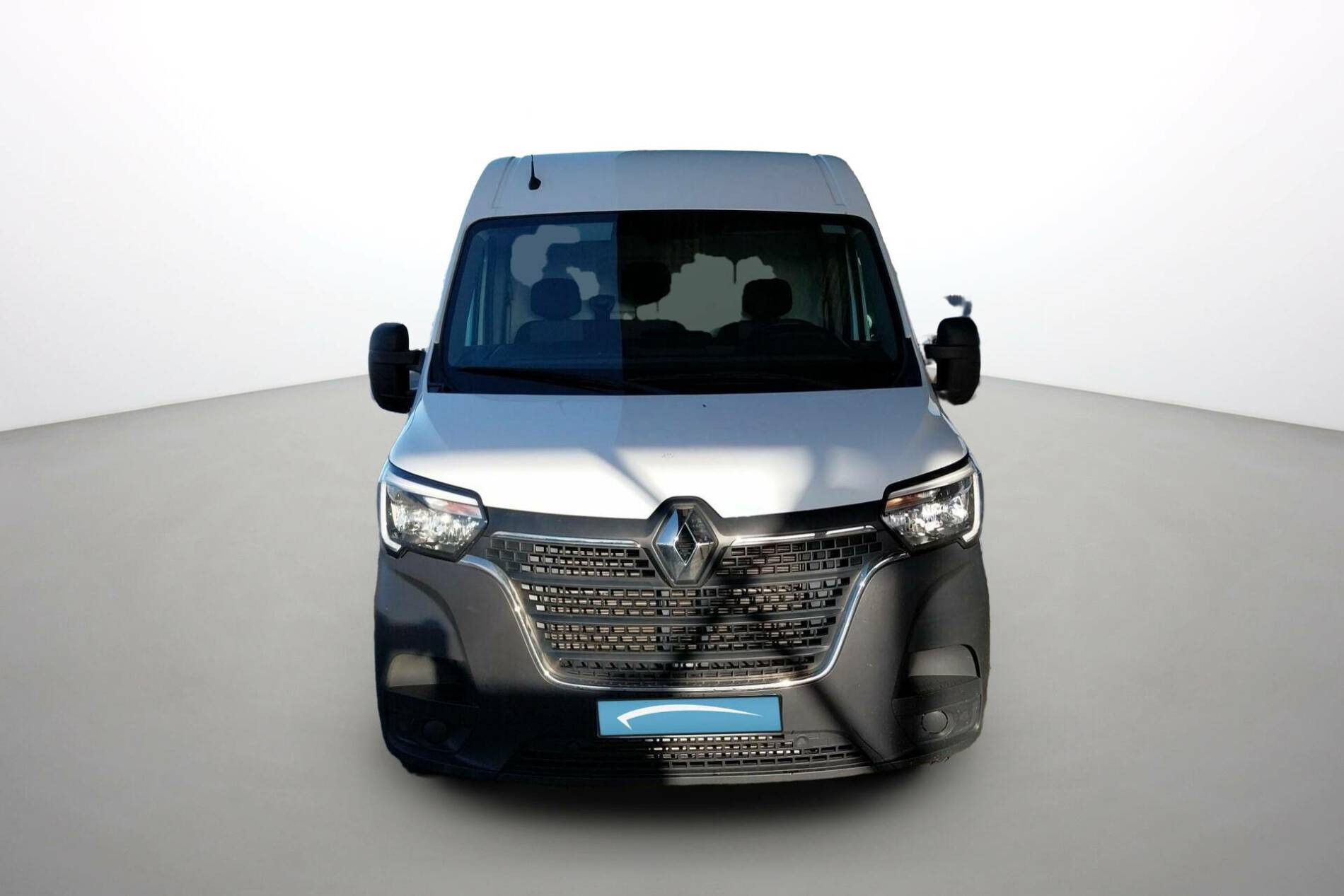 Vente en ligne Renault Master Fourgon MASTER FGN TRAC F3500 L2H2 BLUE DCI 135 au prix de 26 990 €