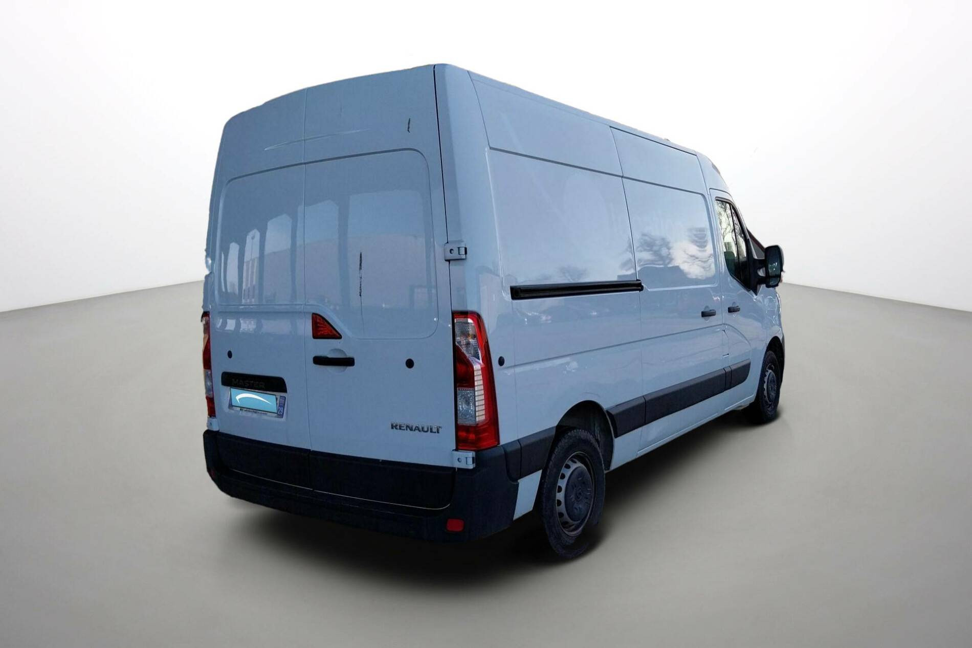Vente en ligne Renault Master Fourgon MASTER FGN TRAC F3500 L2H2 BLUE DCI 135 au prix de 26 990 €