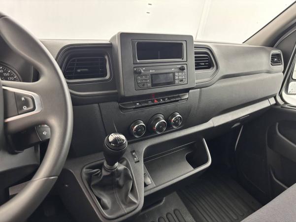 Vente en ligne Renault Master Fourgon MASTER FGN TRAC F3500 L2H2 BLUE DCI 135 au prix de 26 990 €