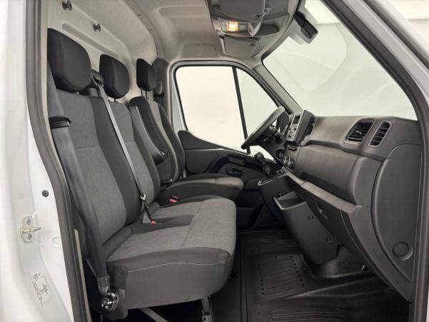 Vente en ligne Renault Master Fourgon MASTER FGN TRAC F3500 L2H2 BLUE DCI 135 au prix de 26 990 €