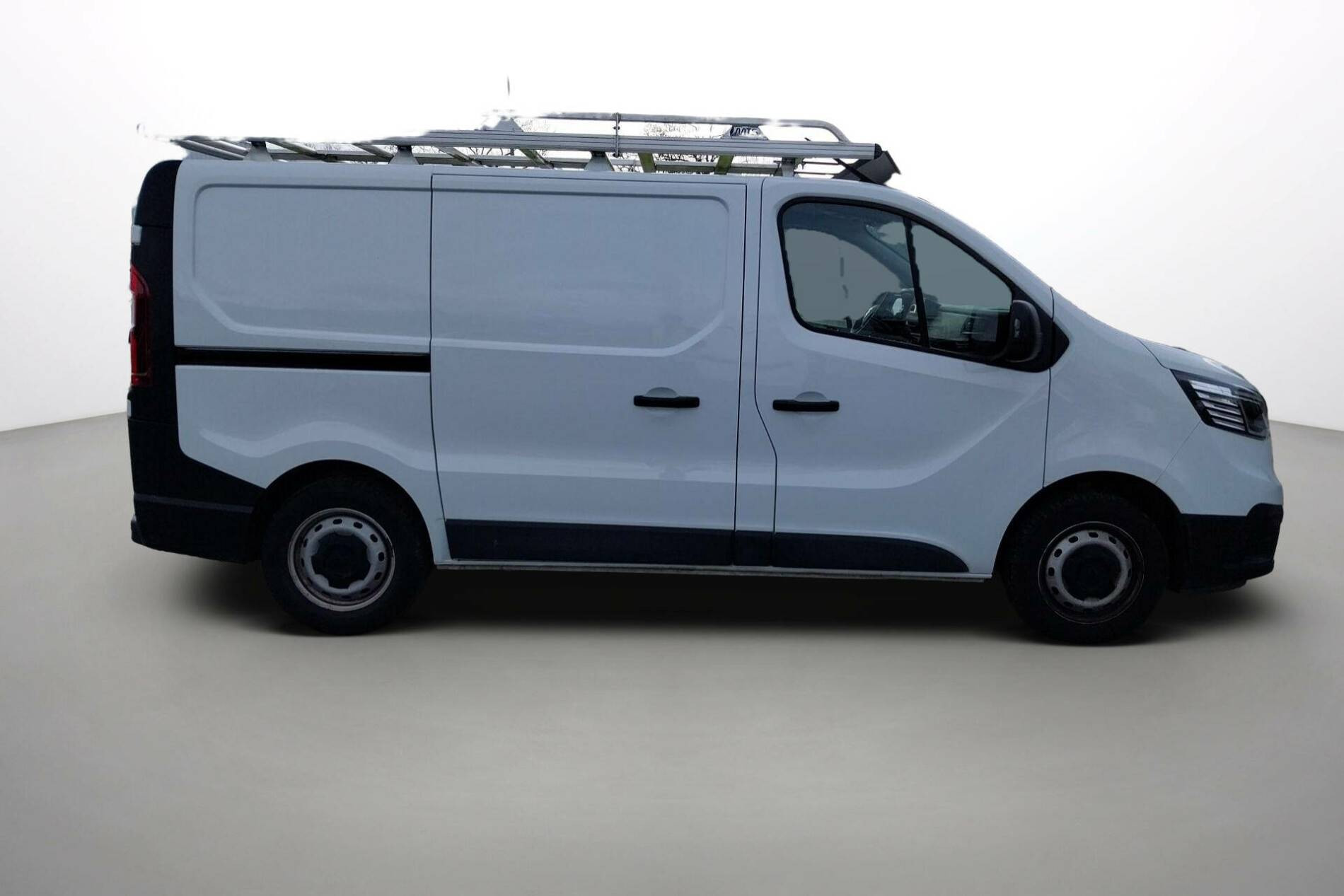 Vente en ligne Renault Trafic 3 Fourgon TRAFIC FGN L1H1 2800 KG BLUE DCI 110 au prix de 20 990 €
