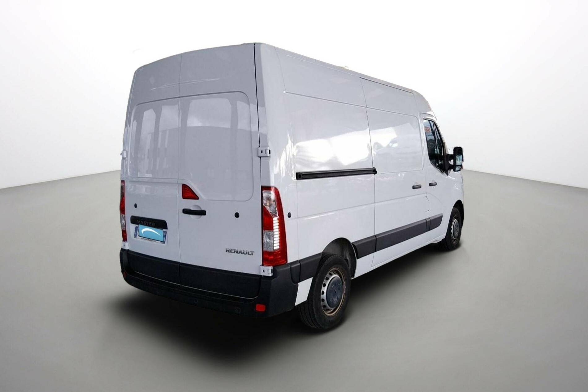 Vente en ligne Renault Master Fourgon MASTER FGN TRAC F3500 L2H2 BLUE DCI 135 au prix de 24 590 €