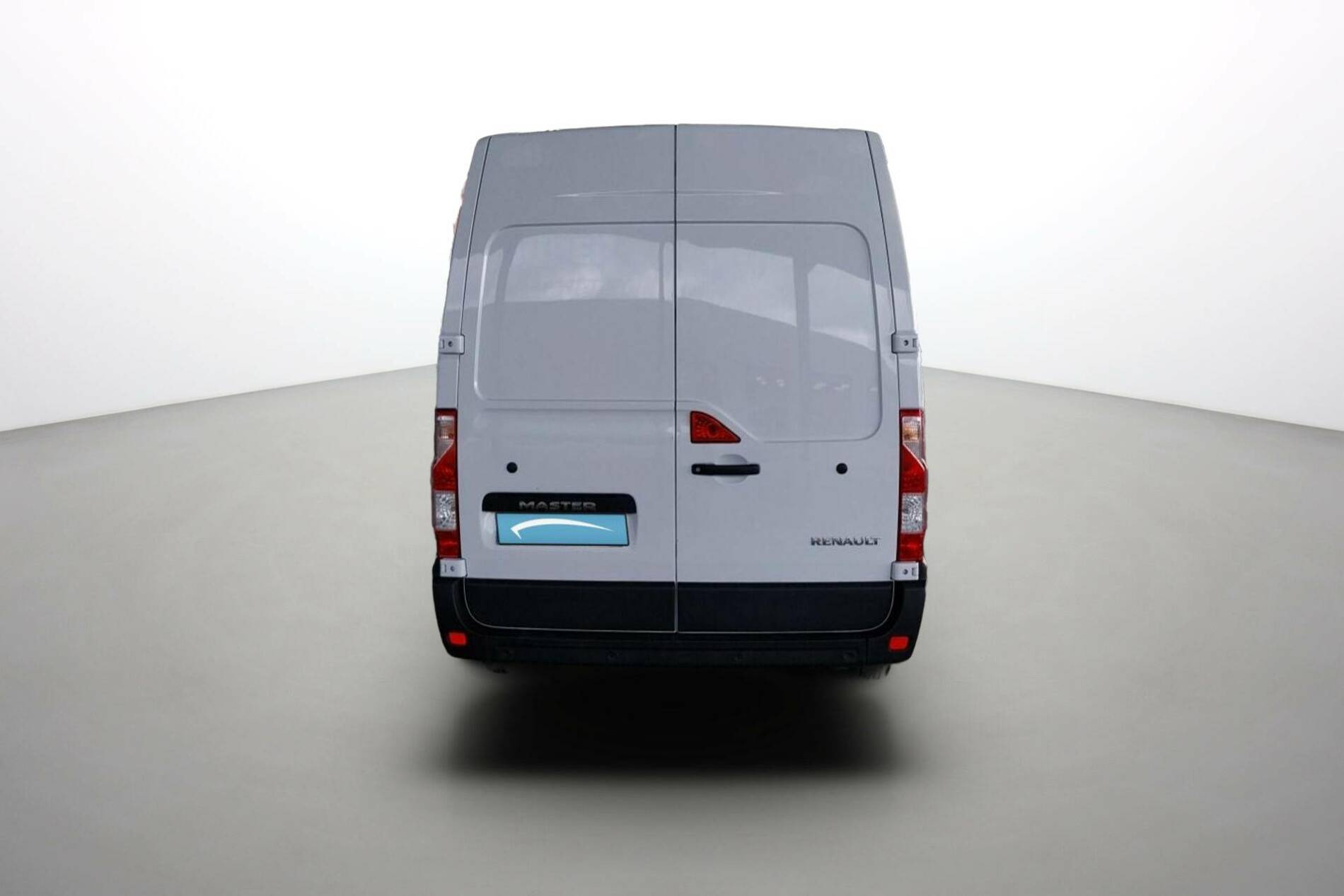 Vente en ligne Renault Master Fourgon MASTER FGN TRAC F3500 L2H2 BLUE DCI 135 au prix de 24 590 €