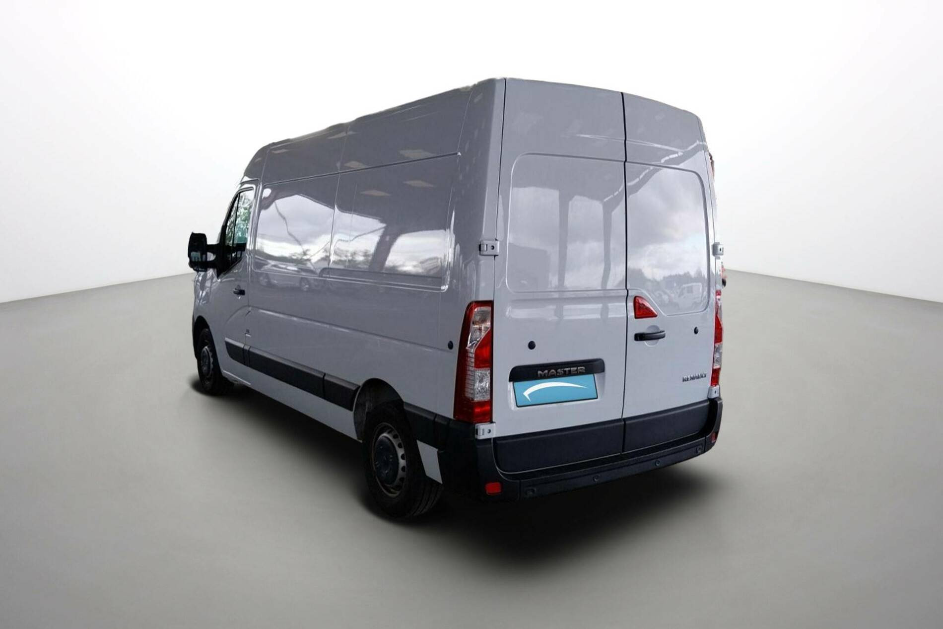 Vente en ligne Renault Master Fourgon MASTER FGN TRAC F3500 L2H2 BLUE DCI 135 au prix de 24 590 €