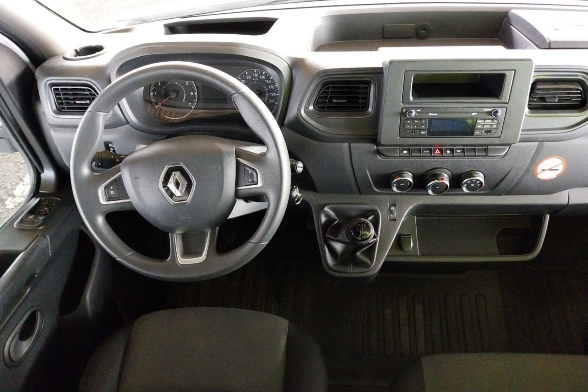 Vente en ligne Renault Master Fourgon MASTER FGN TRAC F3500 L2H2 BLUE DCI 135 au prix de 24 590 €