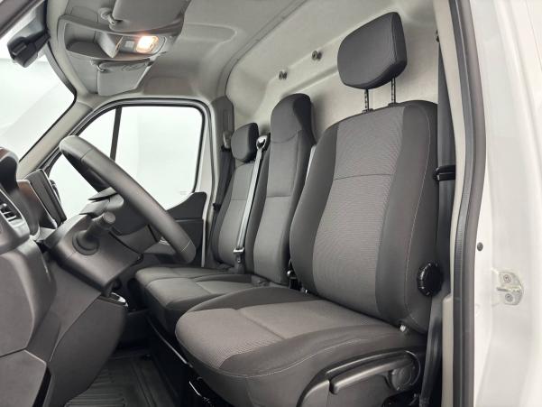 Vente en ligne Renault Master Fourgon MASTER FGN TRAC F3500 L2H2 DCI 135 au prix de 23 990 €