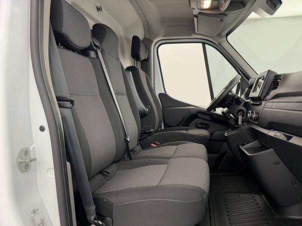 Vente en ligne Renault Master Fourgon MASTER FGN TRAC F3500 L2H2 DCI 135 au prix de 23 990 €
