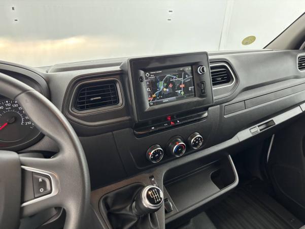 Vente en ligne Renault Master Fourgon MASTER FGN TRAC F3500 L2H2 DCI 135 au prix de 23 990 €