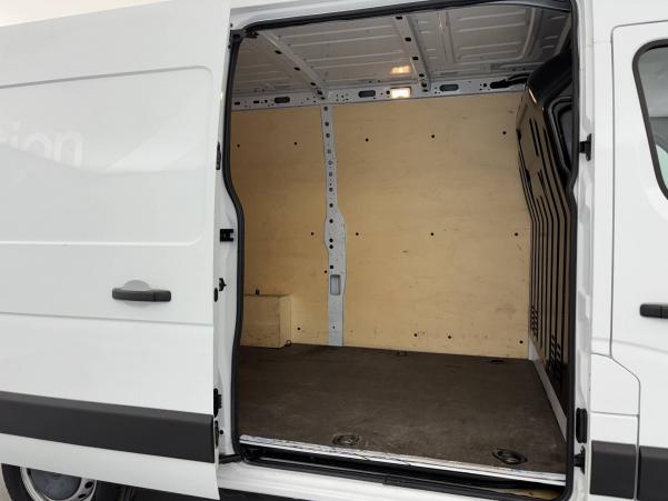 Vente en ligne Renault Master Fourgon MASTER FGN TRAC F3500 L2H2 DCI 135 au prix de 23 990 €