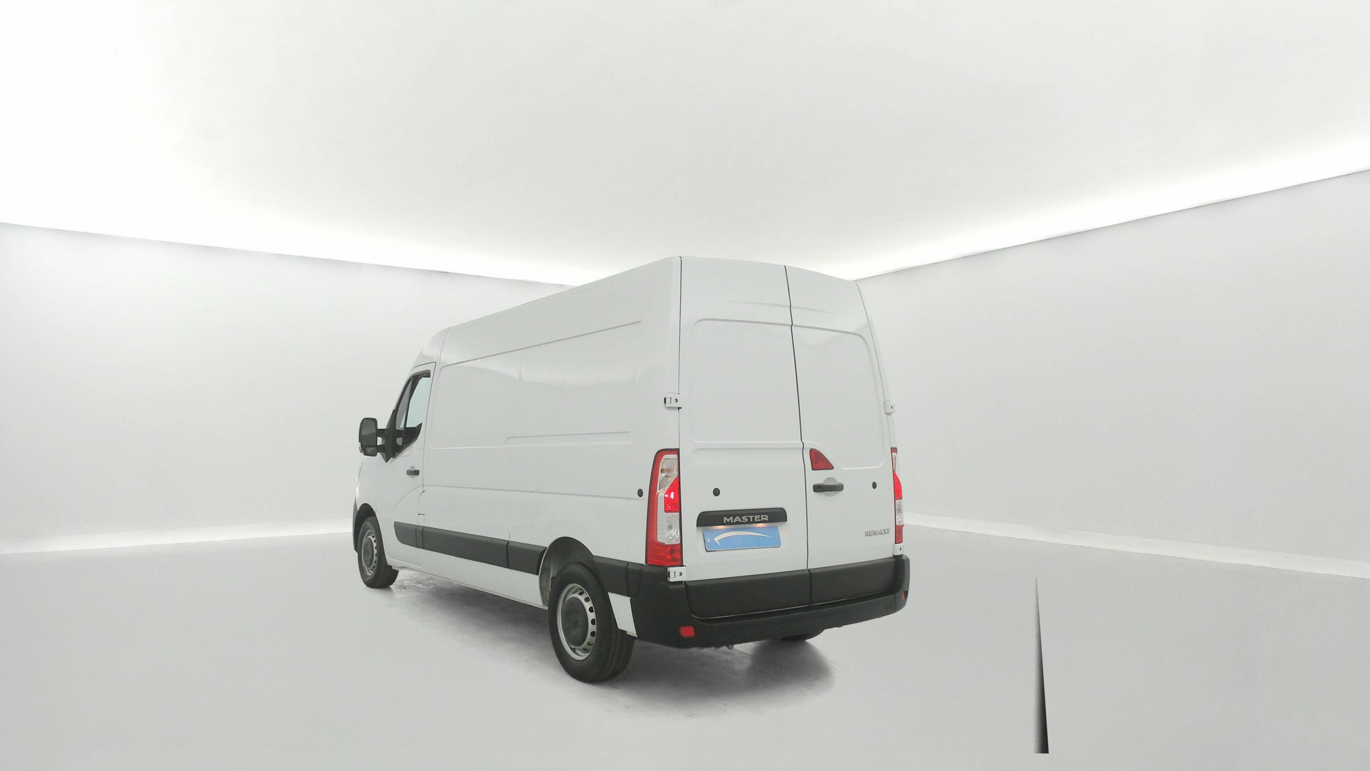 Vente en ligne Renault Master Fourgon MASTER FGN TRAC F3500 L2H2 BLUE DCI 135 au prix de 24 790 €
