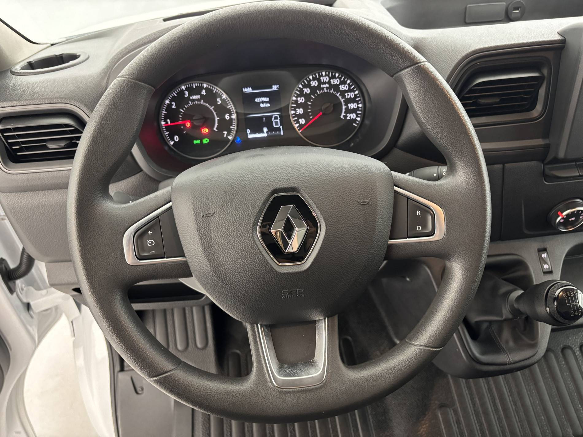 Vente en ligne Renault Master Fourgon MASTER FGN TRAC F3500 L2H2 BLUE DCI 135 au prix de 24 790 €