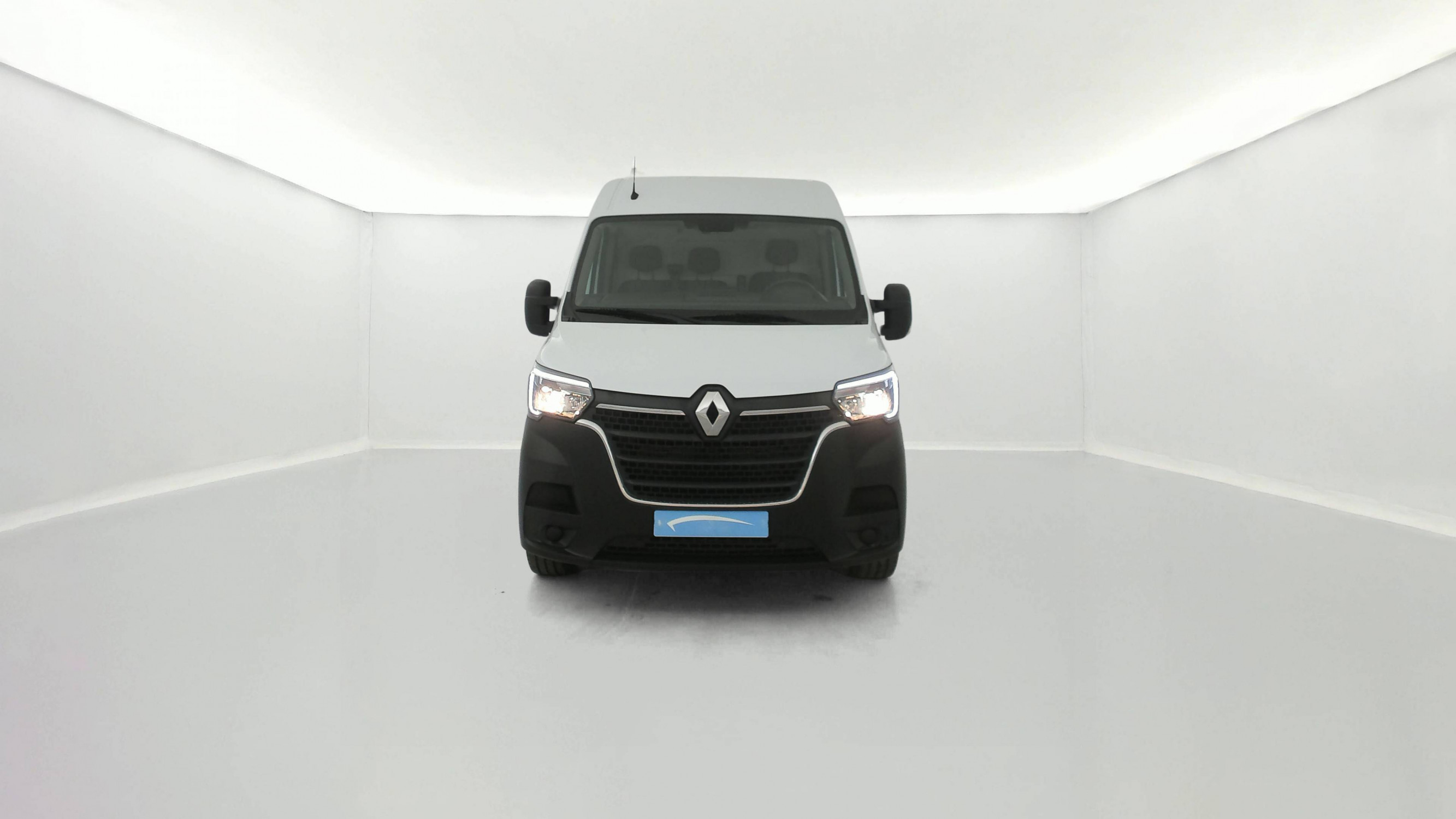 Vente en ligne Renault Master Fourgon MASTER FGN TRAC F3500 L2H2 BLUE DCI 135 au prix de 24 790 €