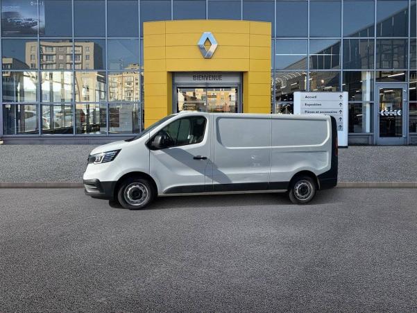 Vente en ligne Renault Trafic 3 Fourgon TRAFIC FGN L2H1 3000 KG BLUE DCI 130 au prix de 23 790 €