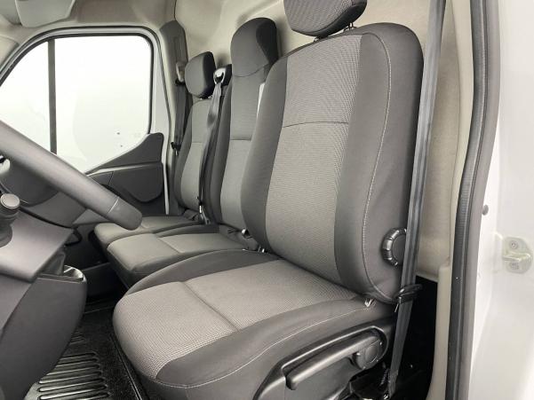 Vente en ligne Renault Master Fourgon MASTER FGN TRAC F3500 L2H2 DCI 135 au prix de 20 990 €