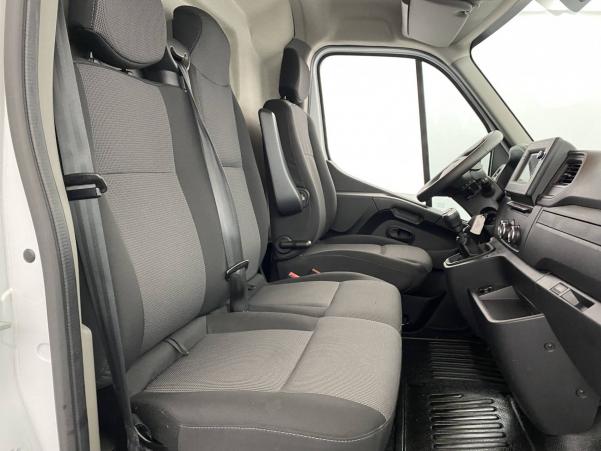 Vente en ligne Renault Master Fourgon MASTER FGN TRAC F3500 L2H2 DCI 135 au prix de 20 990 €