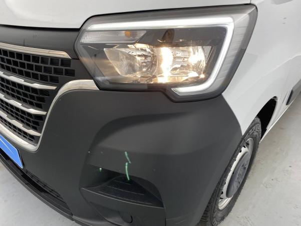 Vente en ligne Renault Master Fourgon MASTER FGN TRAC F3500 L2H2 DCI 135 au prix de 20 990 €