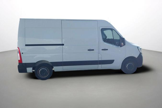 Vente en ligne Renault Master Fourgon MASTER FGN TRAC F3500 L2H2 BLUE DCI 135 au prix de 26 990 €