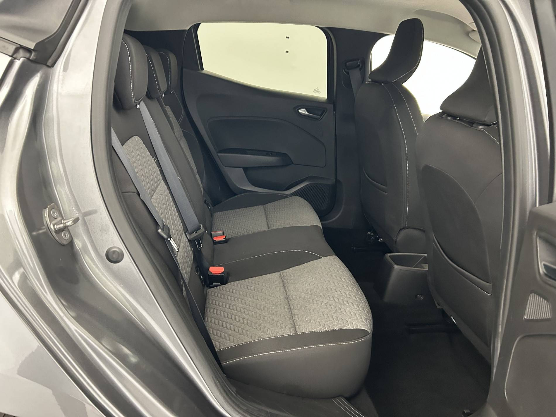 Vente en ligne Renault Clio 5 Clio TCe 90 au prix de 14 390 €