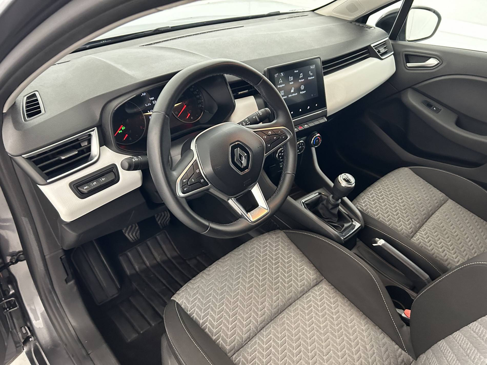 Vente en ligne Renault Clio 5 Clio TCe 90 au prix de 14 390 €