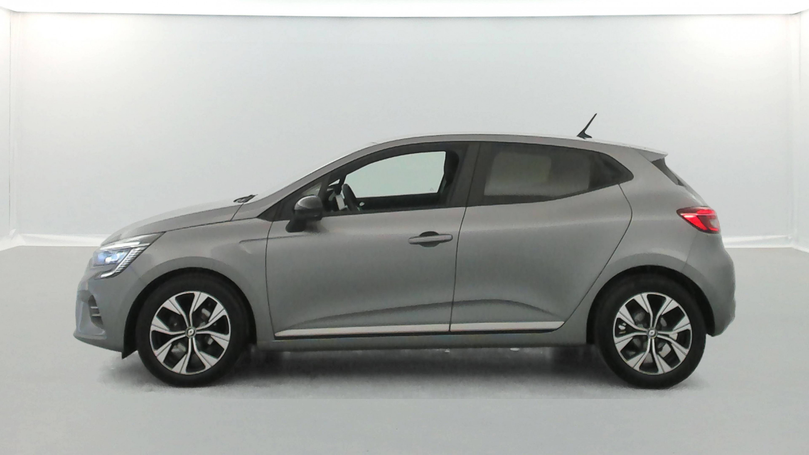 Vente en ligne Renault Clio 5 Clio TCe 90 au prix de 14 390 €