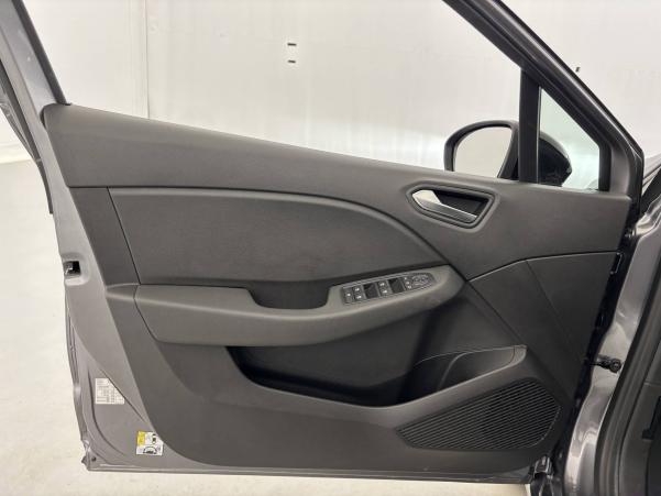 Vente en ligne Renault Clio 5 Clio TCe 90 au prix de 15 990 €