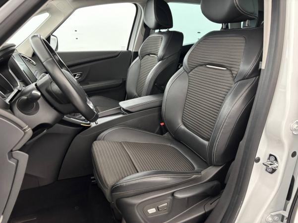 Vente en ligne Renault Scenic 4 Scenic TCe 140 FAP au prix de 17 390 €